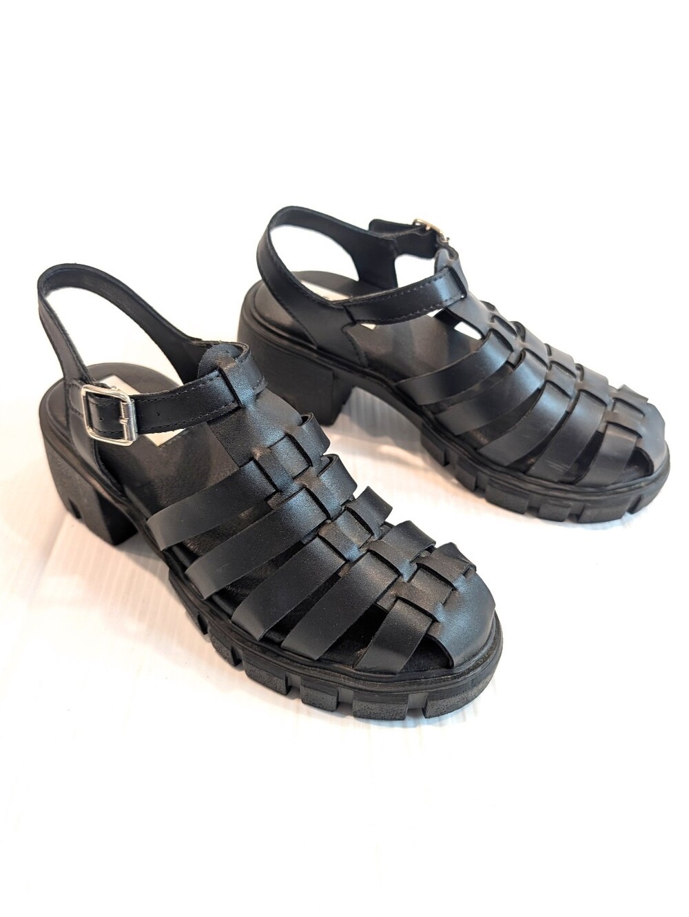 STEVE MADDEN Kayto Black Lug Sole Chunky Fisherma Sandals Size 7
